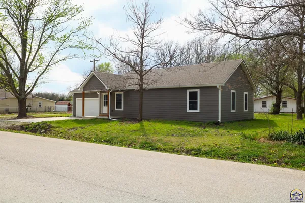 $215,000 | 702 South 8th Street, Burlington, KS 66839
