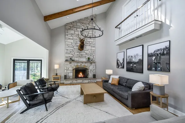 $1,289,000 | 24 Winners Cup Circle, Wheaton, IL 60189