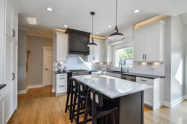 $1,289,000 | 24 Winners Cup Circle, Wheaton, IL 60189