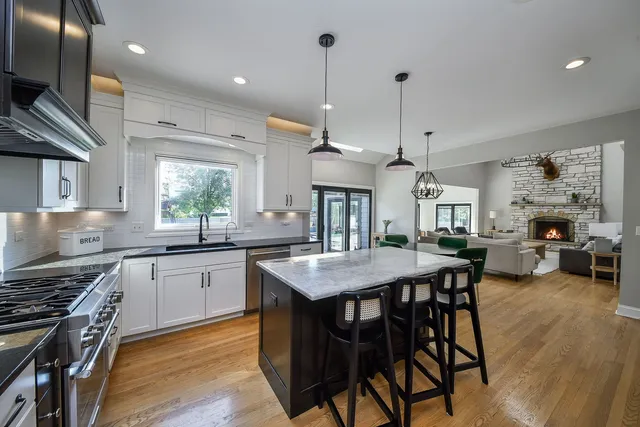 $1,289,000 | 24 Winners Cup Circle, Wheaton, IL 60189