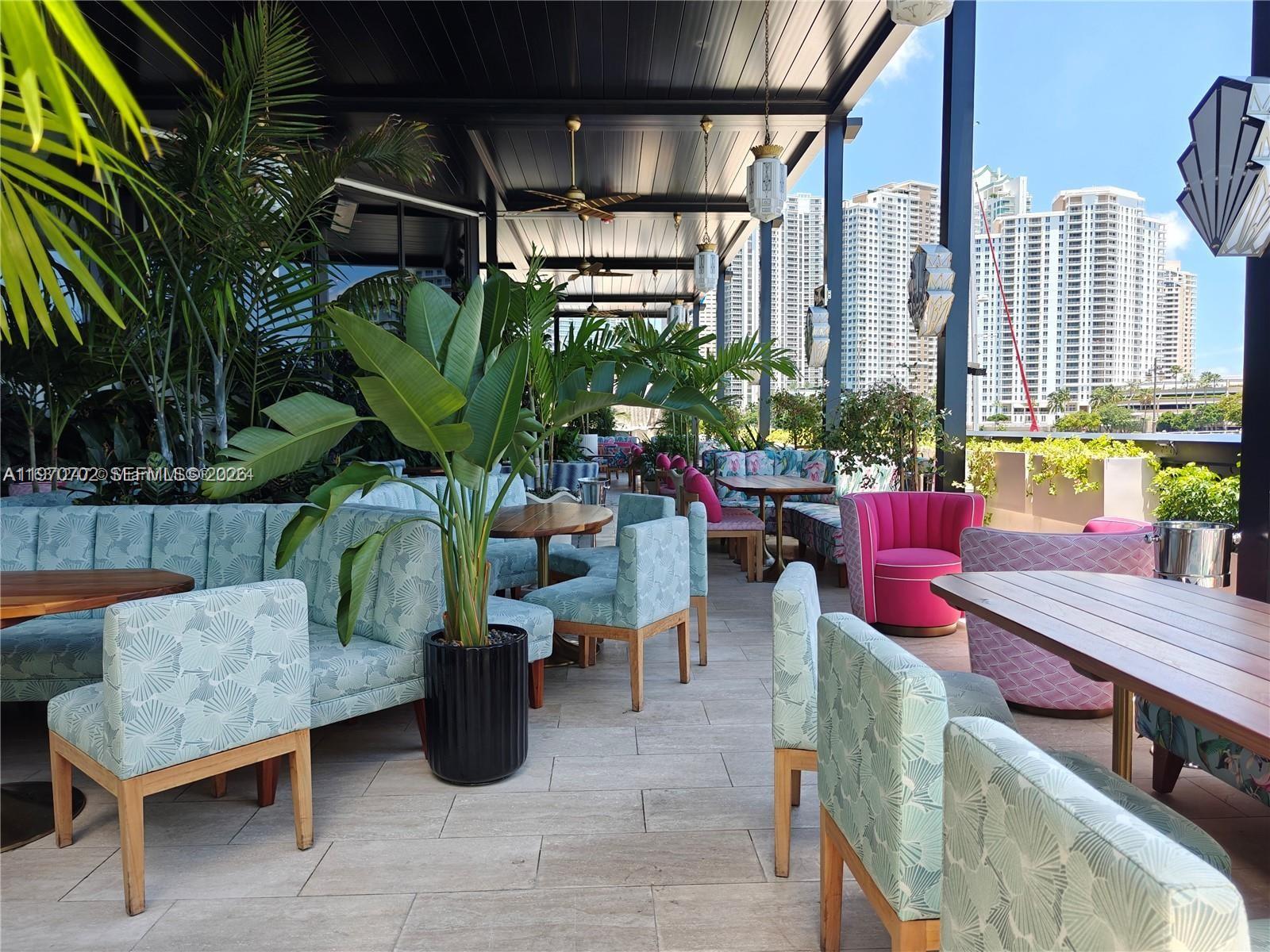 999 Brickell Bay Drive, Unit 303 Miami, FL 33131 - Photo 19 of 33