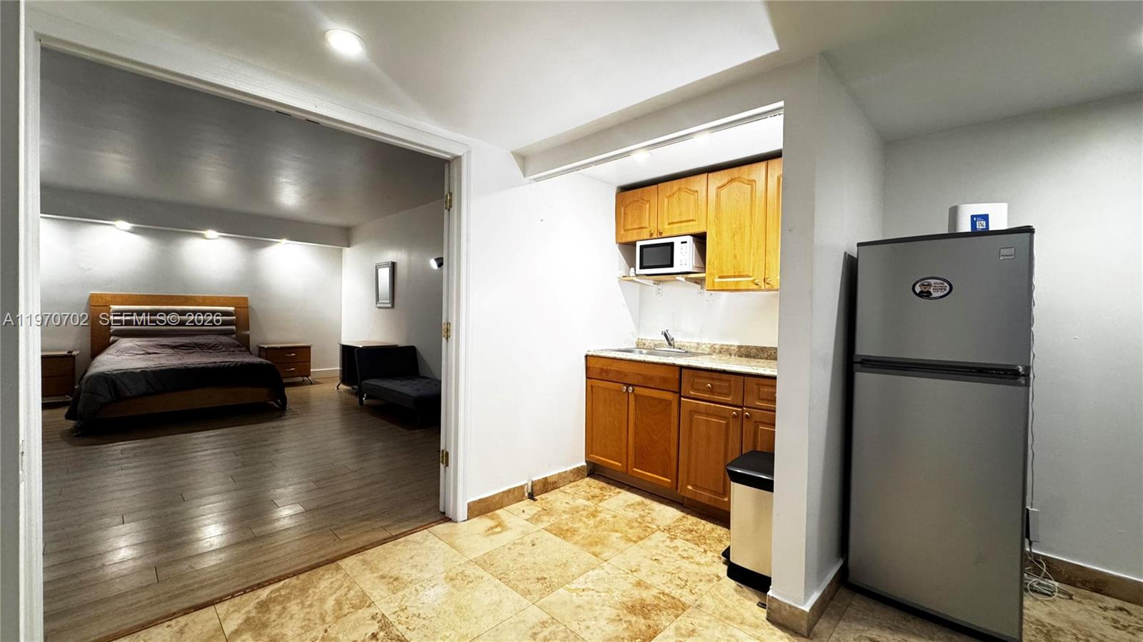 999 Brickell Bay Drive, Unit 303 Miami, FL 33131 - Photo 5 of 33