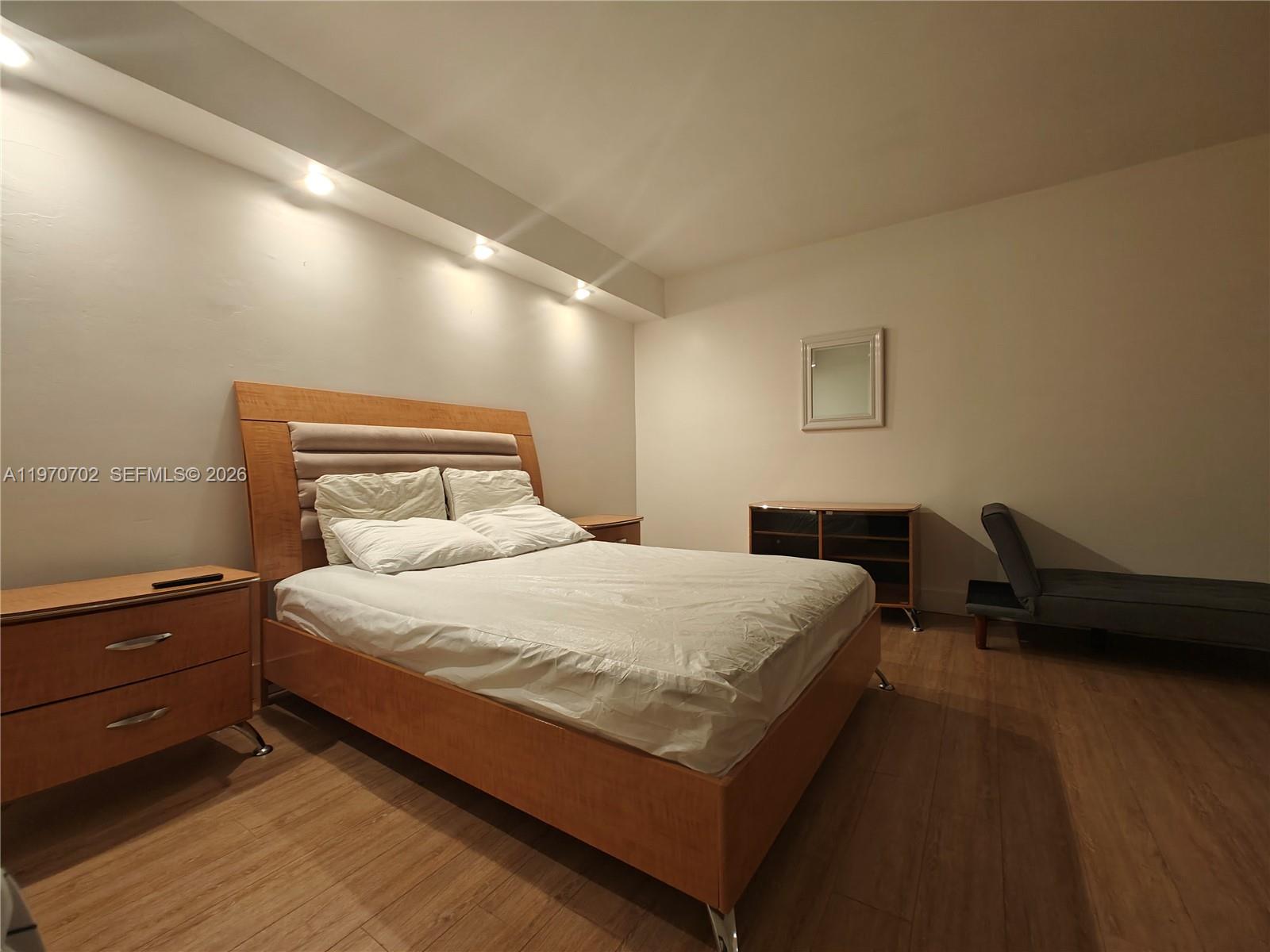 999 Brickell Bay Drive, Unit 303 Miami, FL 33131 - Photo 9 of 33