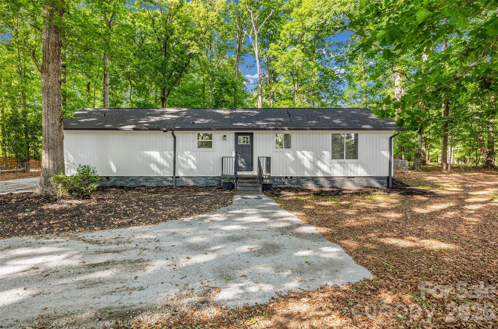 5950 Lake Wylie Road Clover, SC 29710 - Photo 3 of 36