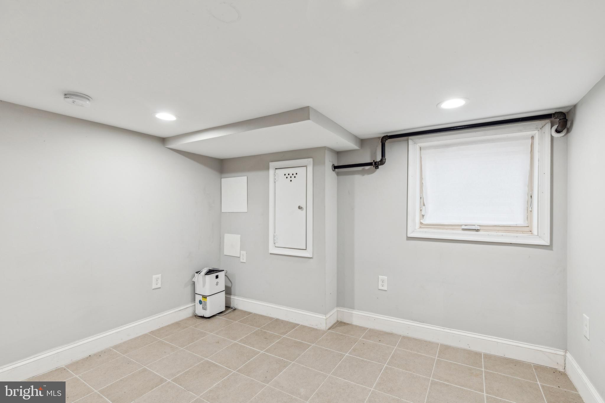 712 North Duncan Street Baltimore, MD 21205 - Photo 23 of 27 a view of an empty room