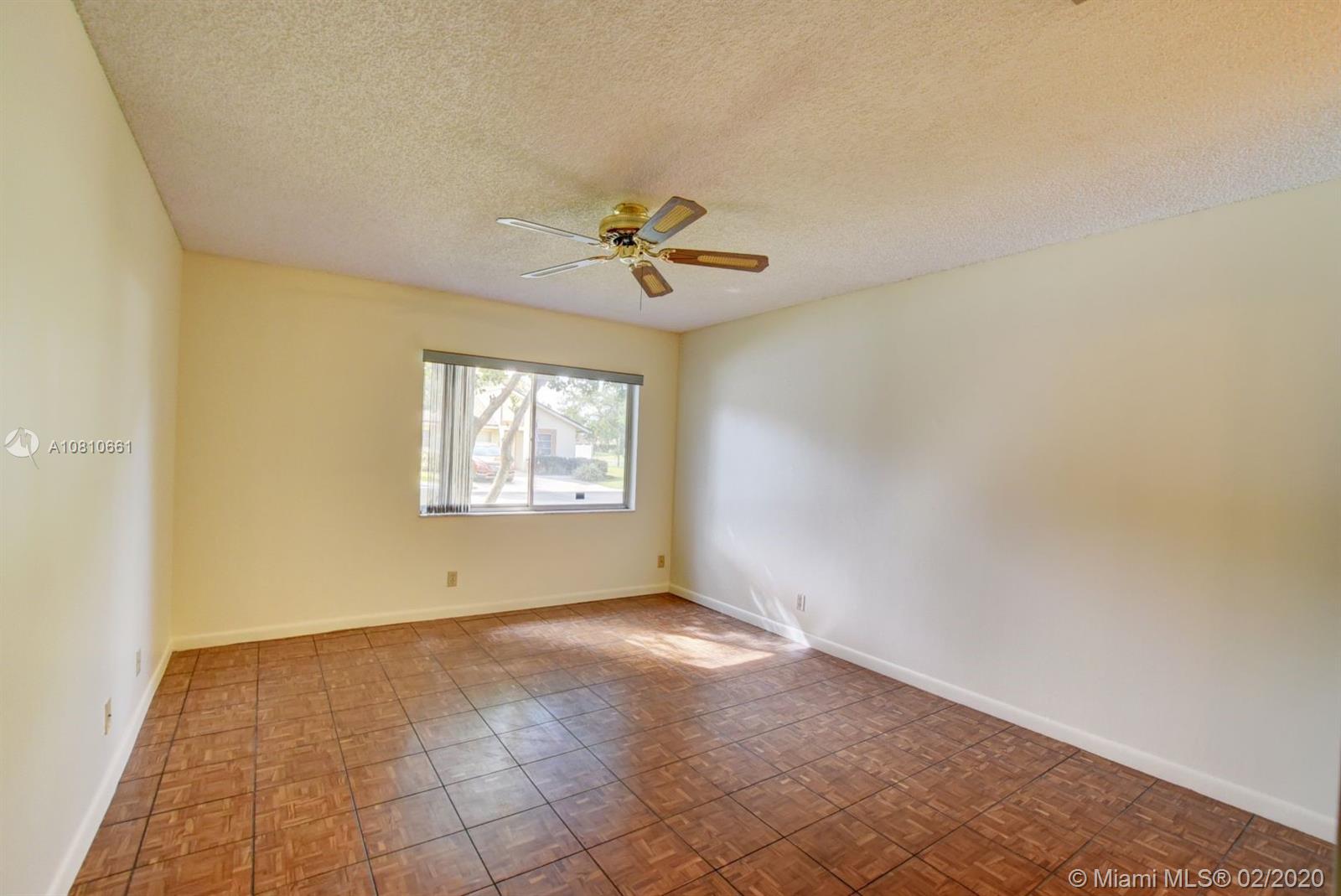8585 Jasmine Way Boca Raton, FL 33496 - Photo 14 of 26 Gallery Image 14