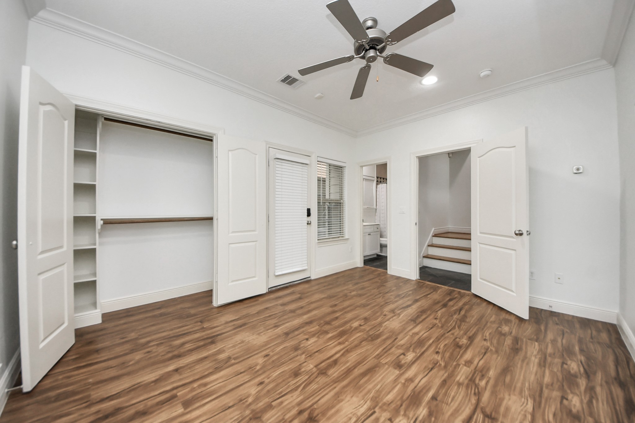5526 Crooms Street Houston, TX 77007 - Photo 45 of 49 a view of empty room with wooden floor