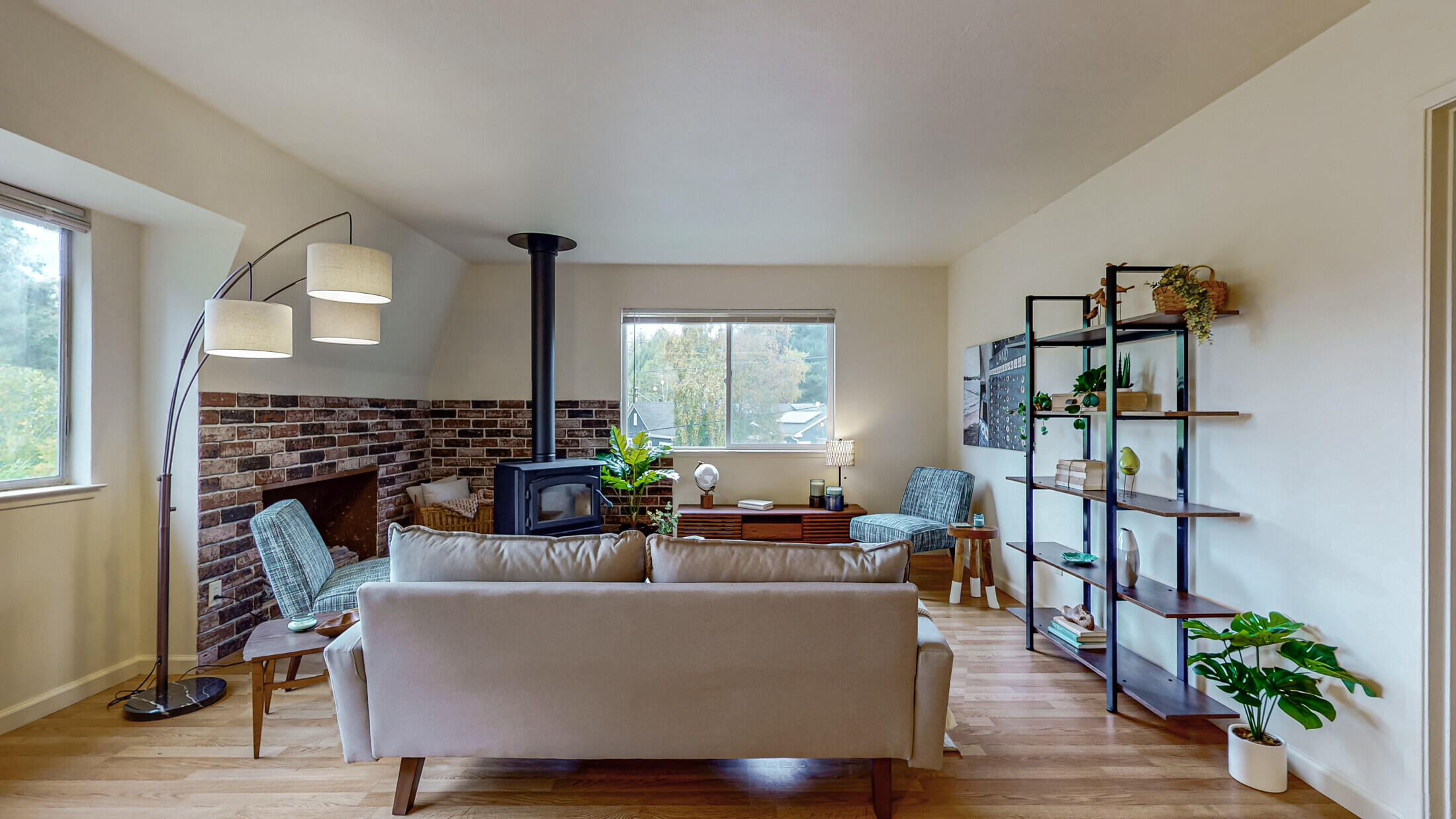 98 Berry Road Trinidad, CA 95570 - Photo 20 of 118 Upstairs living room