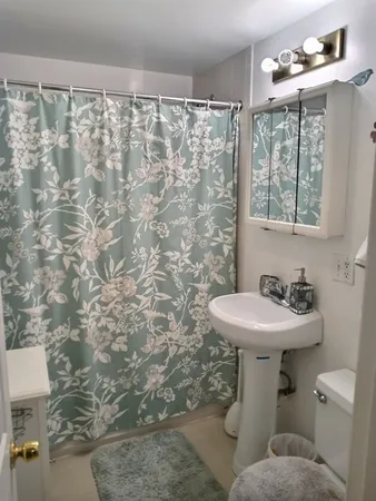 $2,200 | 1482 Beacon Street, Unit B5, Brookline, MA 02446