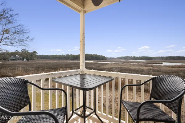 $242,500 | 2421 Beachview Drive, Unit G2, Ocean Springs, MS 39564