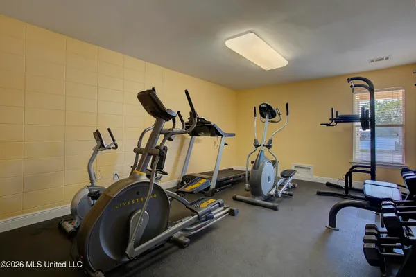 $242,500 | 2421 Beachview Drive, Unit G2, Ocean Springs, MS 39564