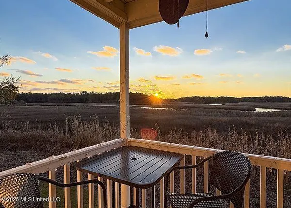 $242,500 | 2421 Beachview Drive, Unit G2, Ocean Springs, MS 39564