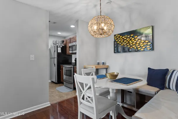 $242,500 | 2421 Beachview Drive, Unit G2, Ocean Springs, MS 39564