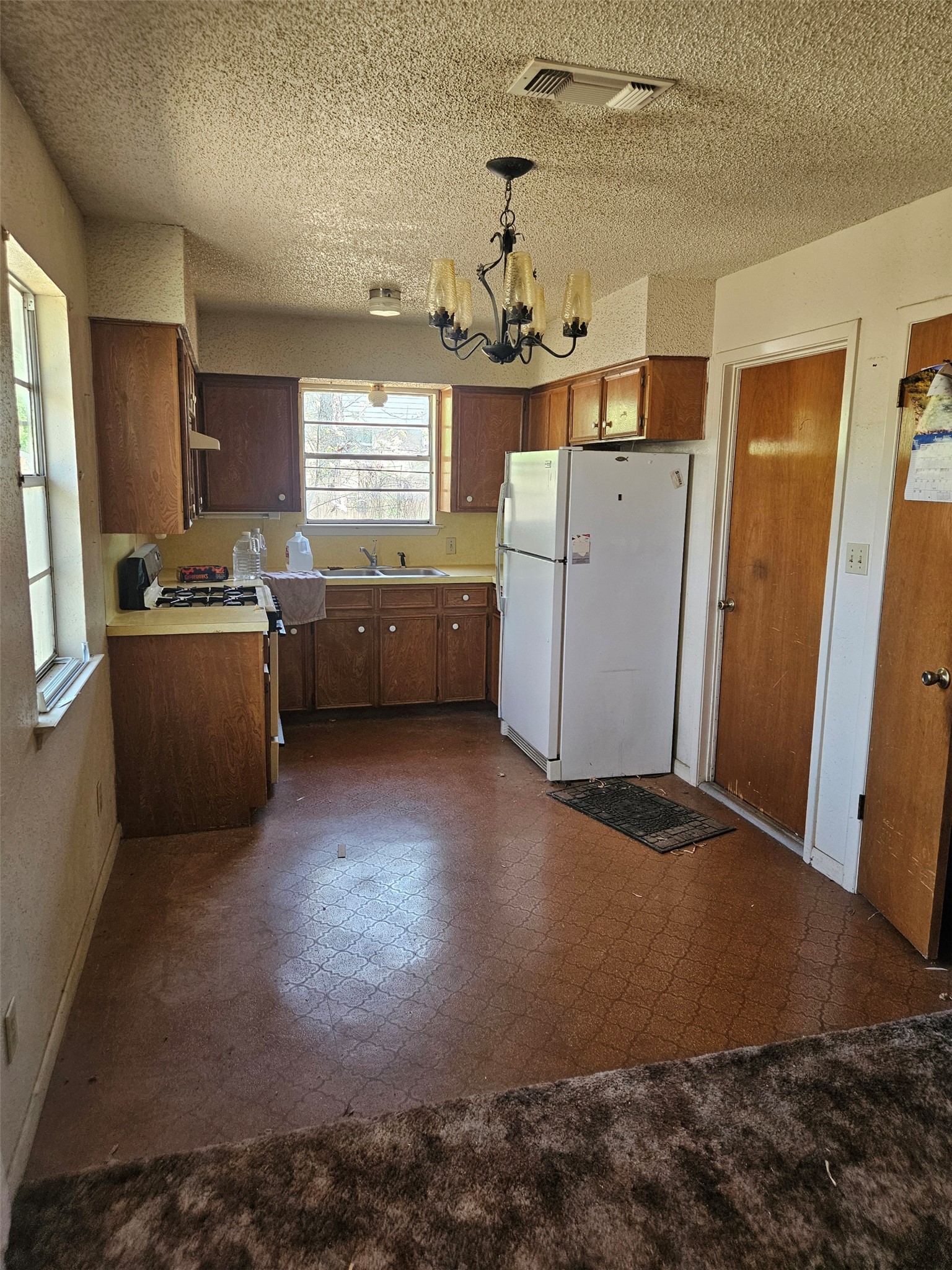 1001 West 17th Street Georgetown, TX 78626 - Photo 5 of 10 Kitchen