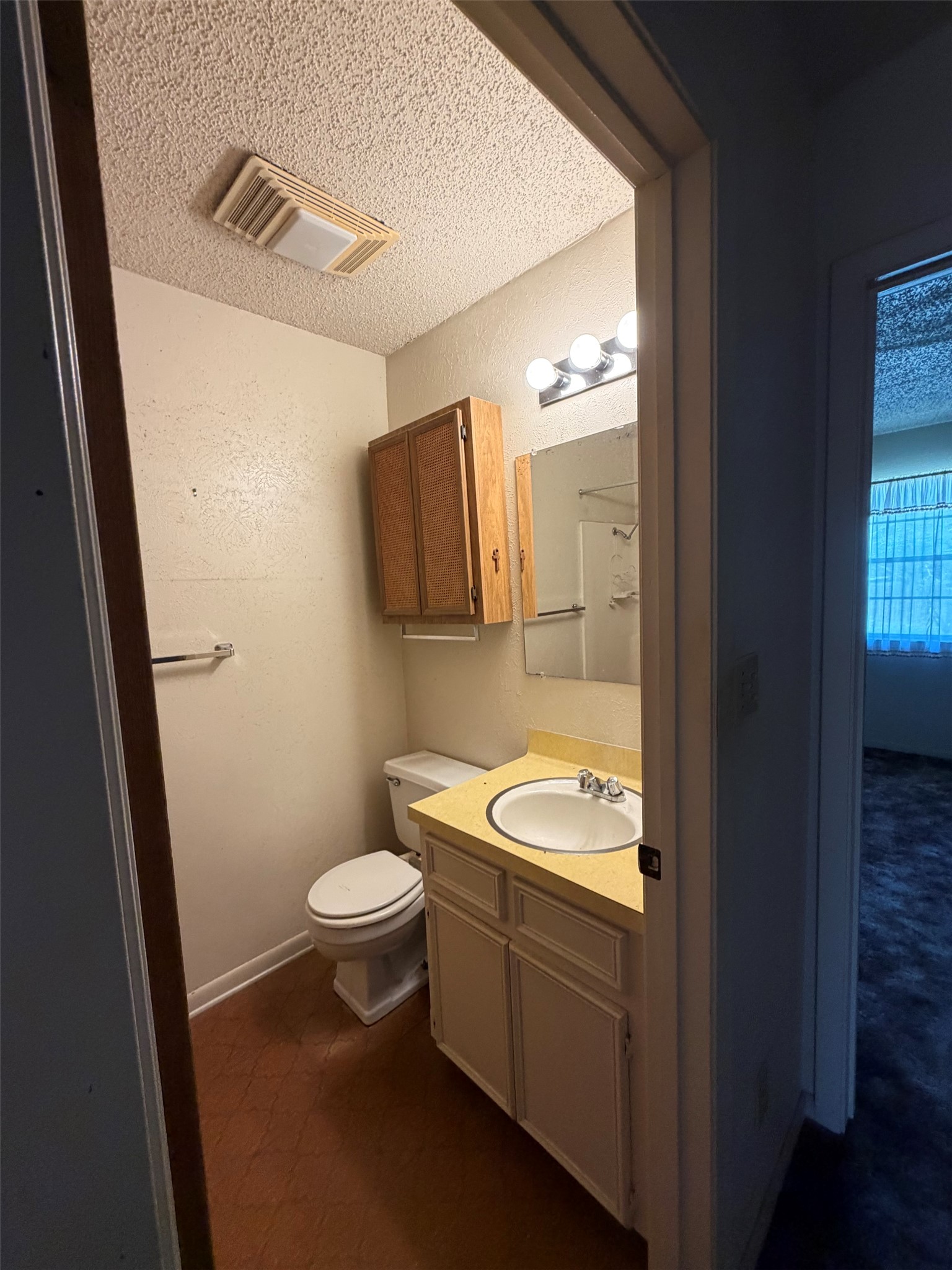 1001 West 17th Street Georgetown, TX 78626 - Photo 8 of 10 Full bathroom