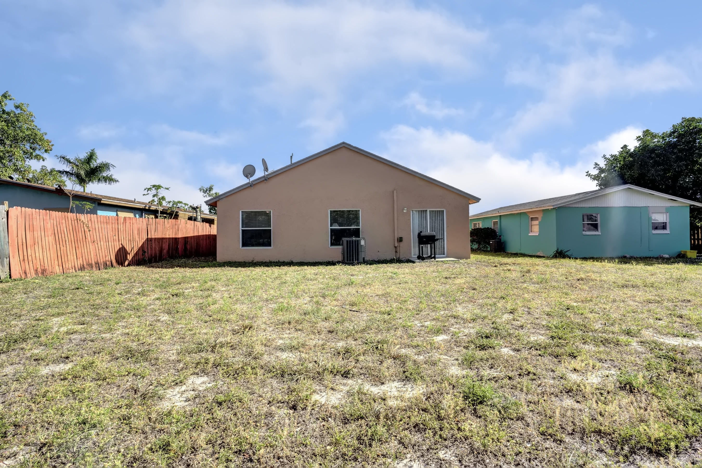 1476 West 31st Street Riviera Beach, FL 33404 - Photo 18 of 20 DSC07590