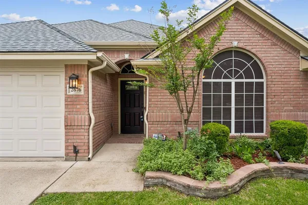 $425,000 | 2676 Bent Tree Drive, Hurst, TX 76054