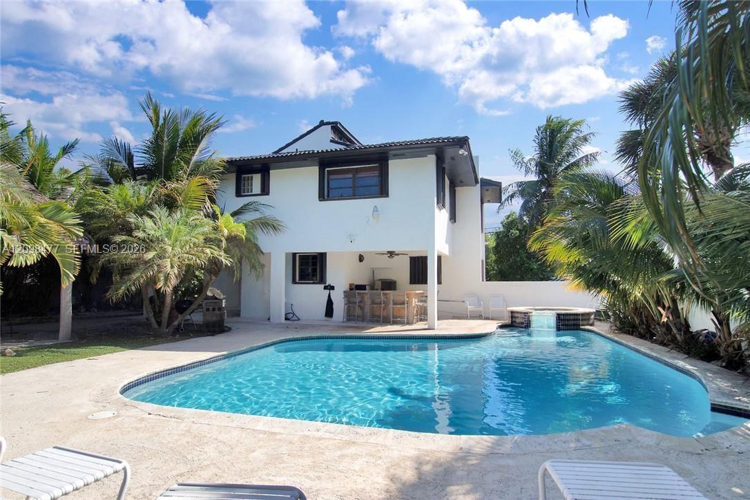 53 East Beach Road Tavernier, FL 33070 - Photo 1 of 24 Gallery Image 1