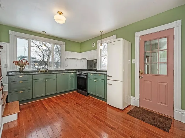 $2,000 | 130 Boroview Avenue, Carnegie, PA 15106