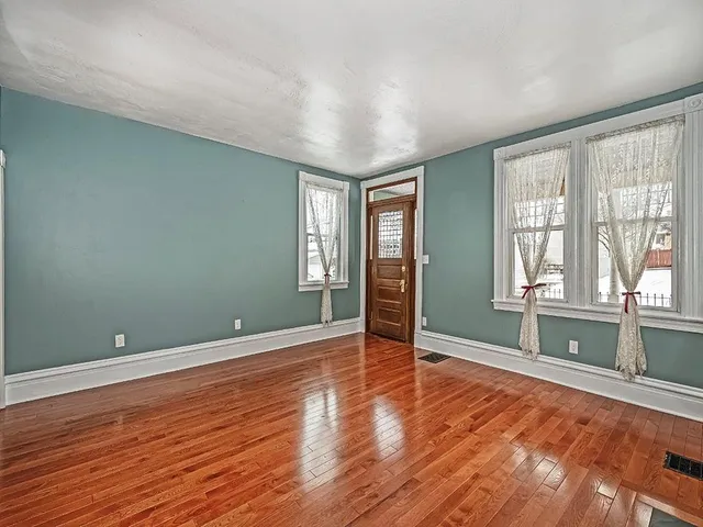 $2,000 | 130 Boroview Avenue, Carnegie, PA 15106