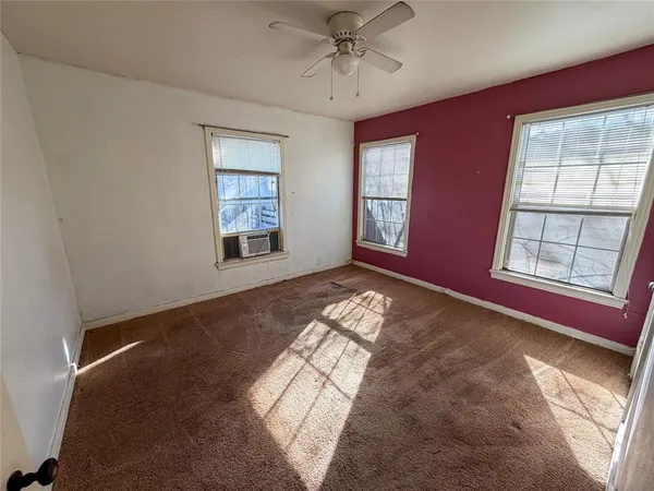a view of empty room with window