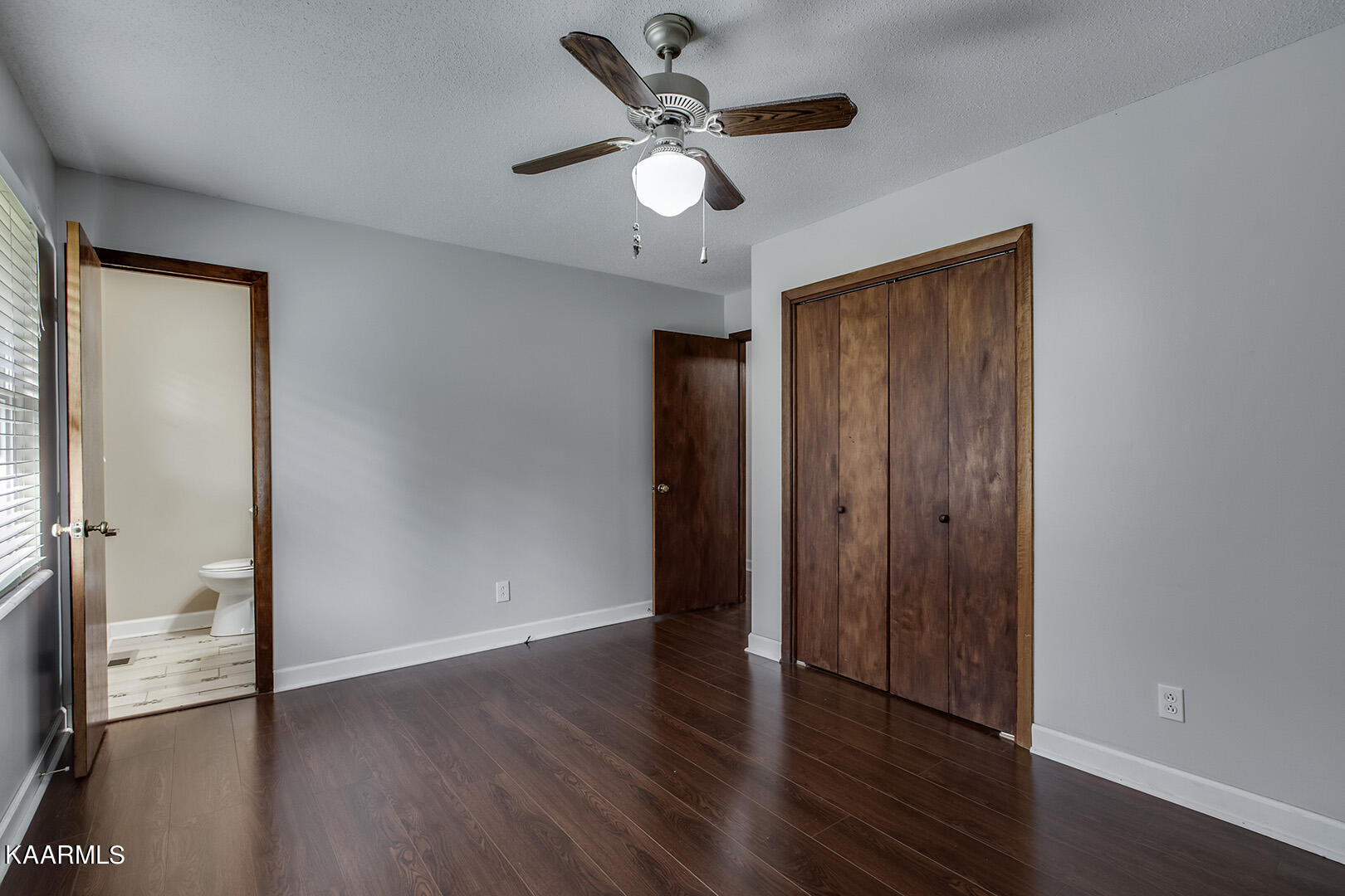 2 Zirkle Road Kingston, TN 37763 - Photo 24 of 33 24_ZirkleRoad_2_MasterBedroom02