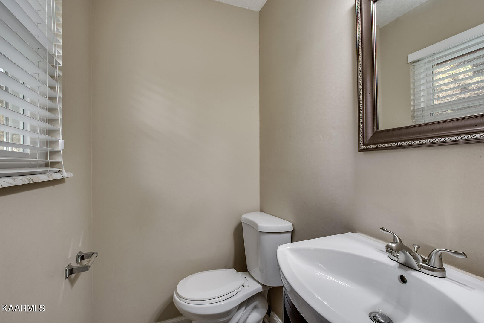 2 Zirkle Road Kingston, TN 37763 - Photo 25 of 33 25_ZirkleRoad_2_MasterHalfBath