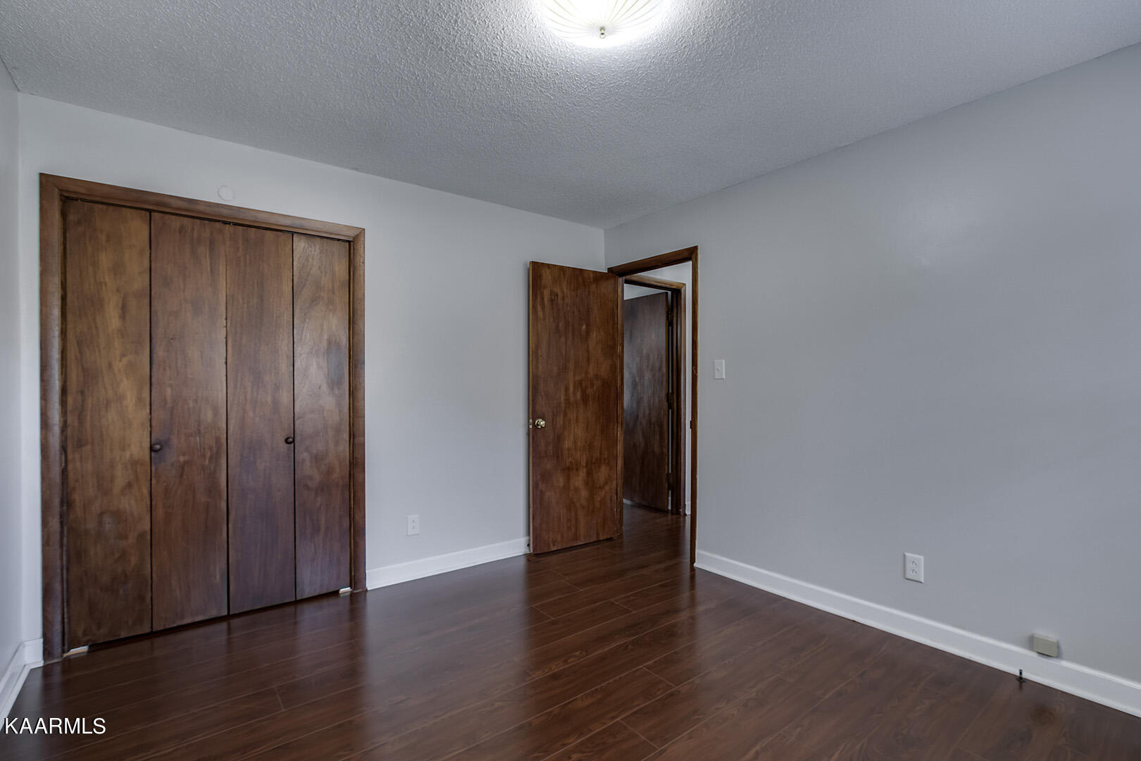 2 Zirkle Road Kingston, TN 37763 - Photo 27 of 33 27_ZirkleRoad_2_Bedroom2_02