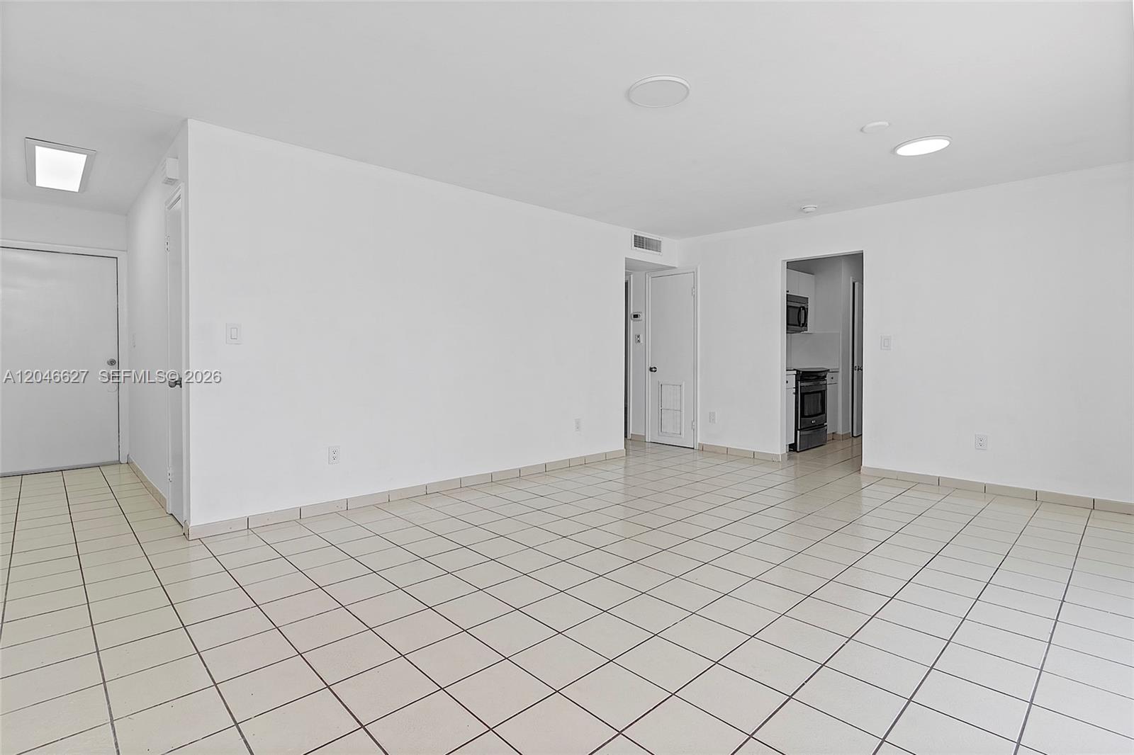 10112 Southwest 23rd Street Miami, FL 33165 - Photo 8 of 32