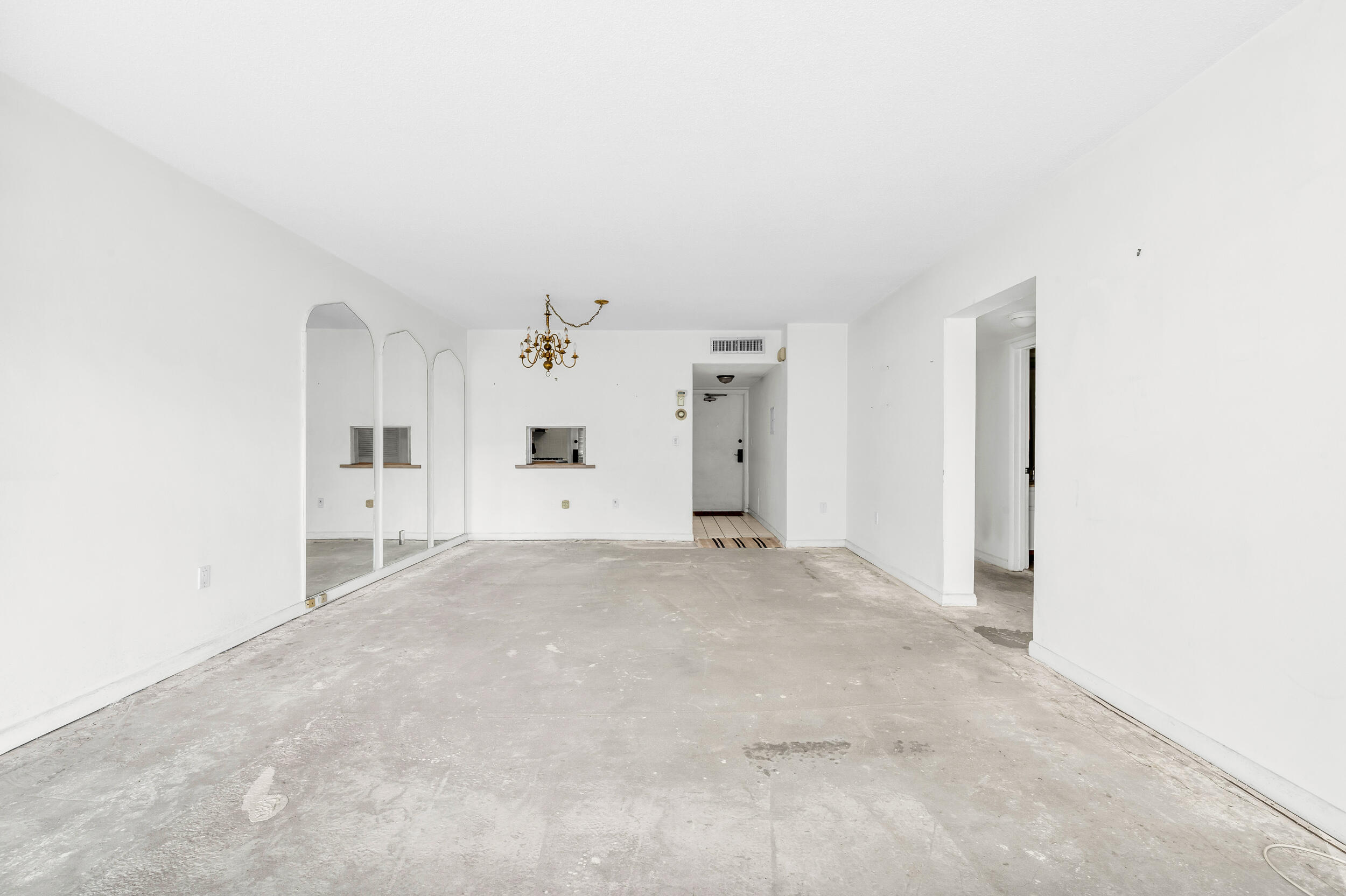 200 East Royal Palm Road, Unit 4040 Boca Raton, FL 33432 - Photo 11 of 22 Living Room