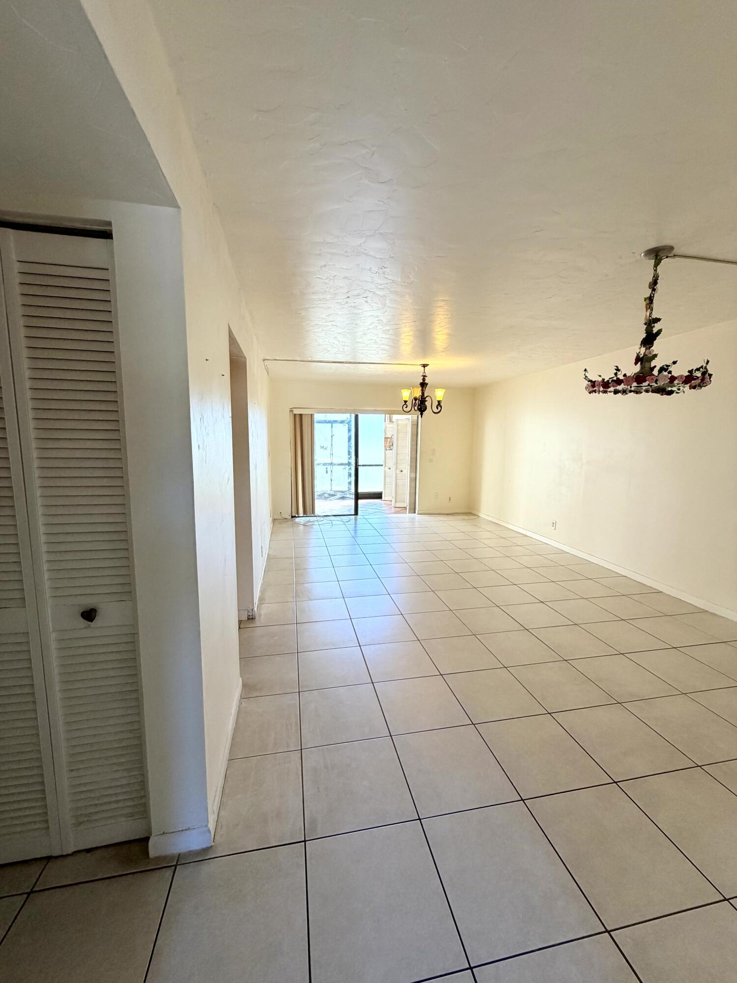 9300 Southwest 8th Street, Unit 107 Boca Raton, FL 33428 - Photo 4 of 23 Living Room