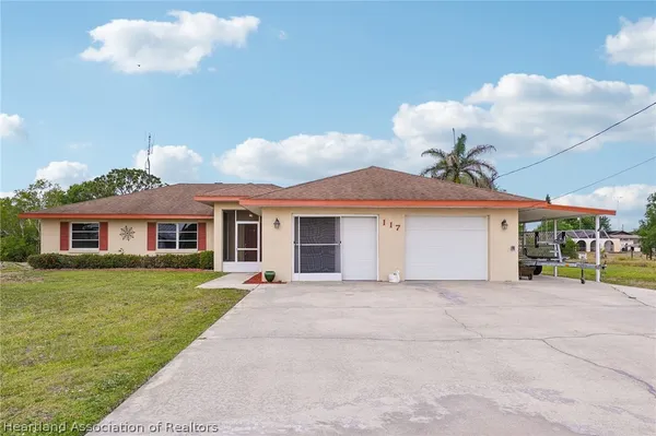 $349,000 | 117 Autumn Terrace, Lake Placid, FL 33852