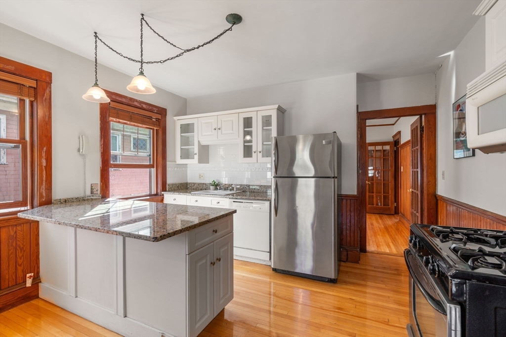 40 Commonwealth Road, Unit 2 Watertown, MA 02472 - Photo 8 of 27 Gallery Image 8