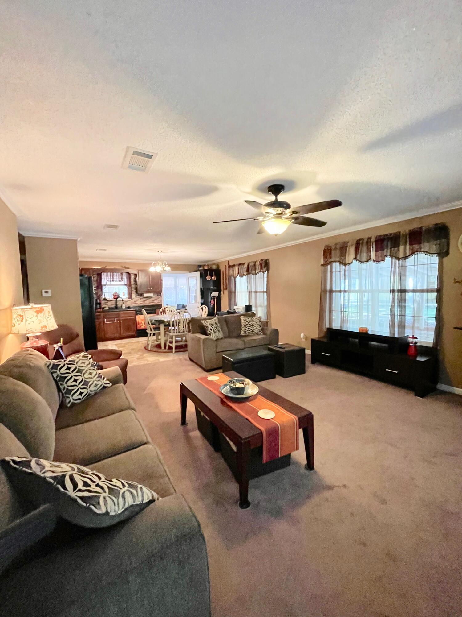 6463 Florence Road, Unit R Biloxi, MS 39532 - Photo 13 of 34 LIving Room