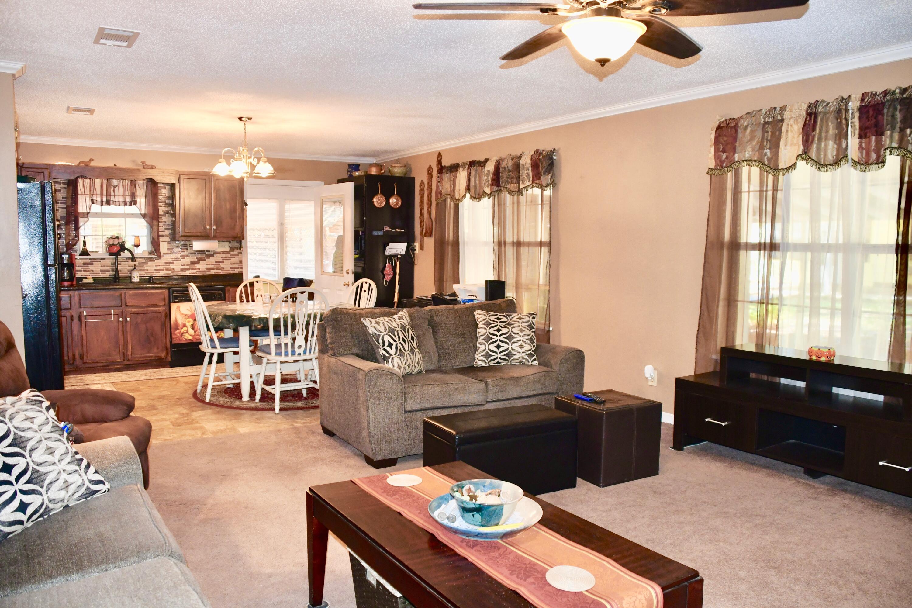 6463 Florence Road, Unit R Biloxi, MS 39532 - Photo 14 of 34 Living Room/KItchen