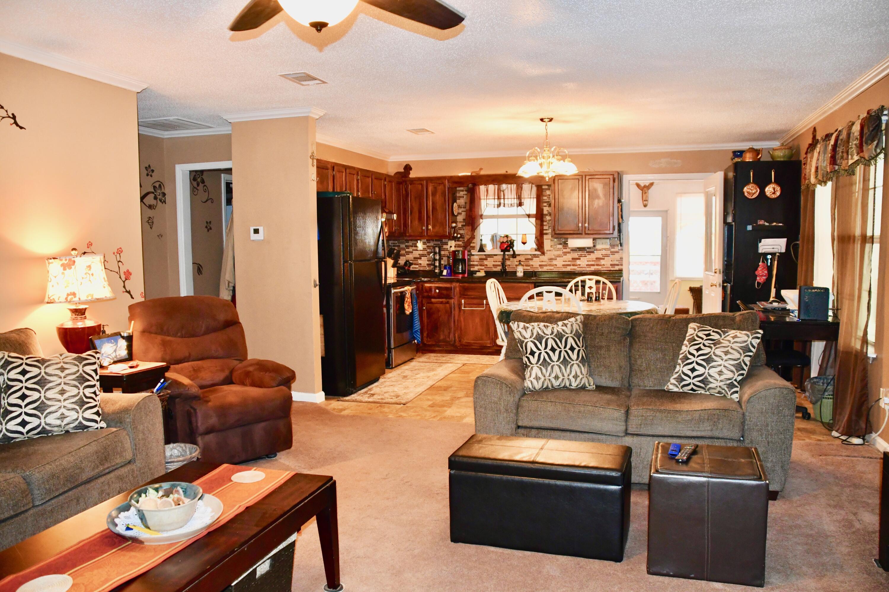 6463 Florence Road, Unit R Biloxi, MS 39532 - Photo 16 of 34 Living Room/Kitchen