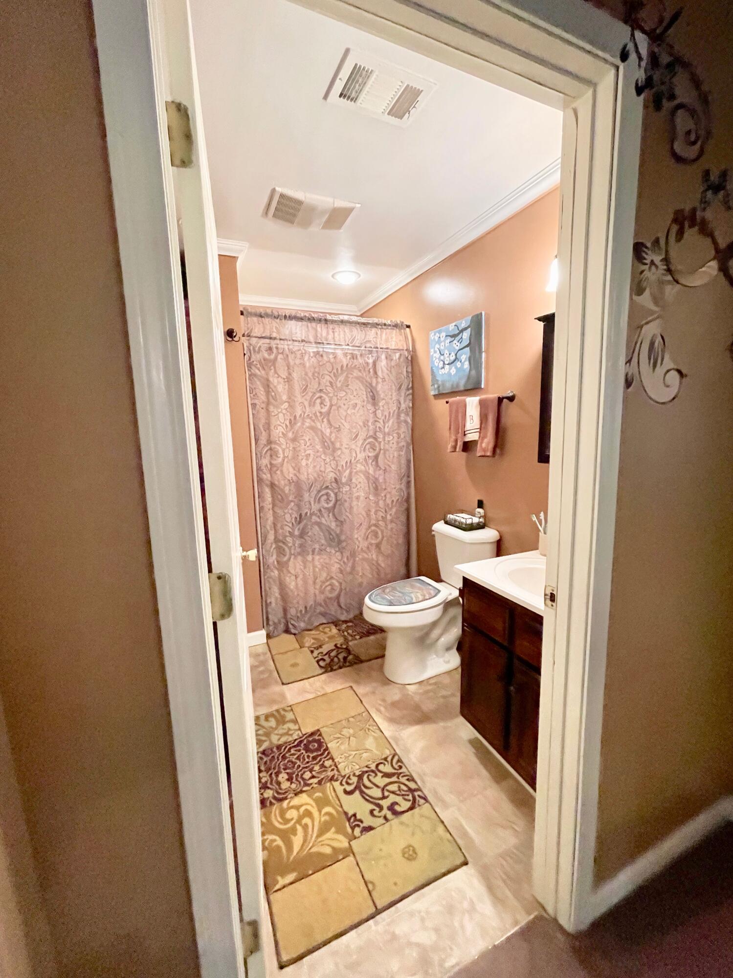6463 Florence Road, Unit R Biloxi, MS 39532 - Photo 22 of 34 Bath