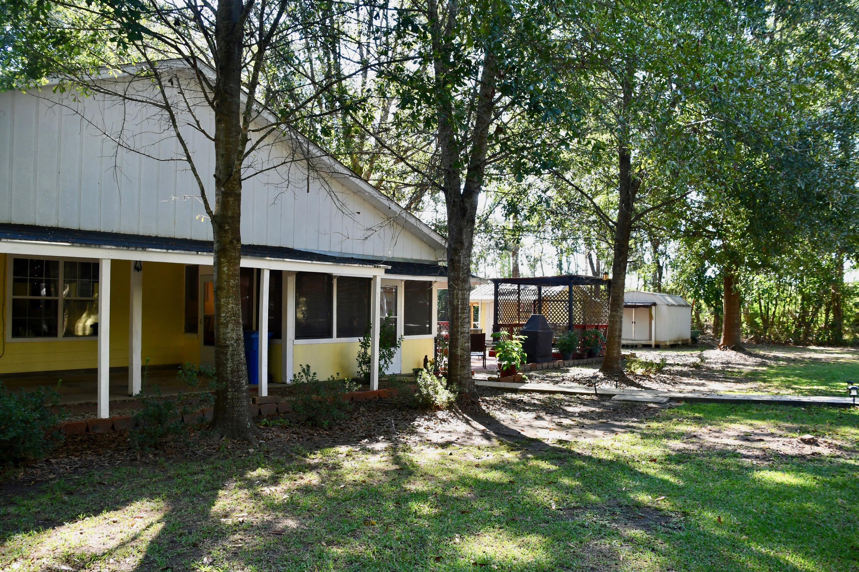 6463 Florence Road, Unit R Biloxi, MS 39532 - Photo 6 of 34 DSC_2385
