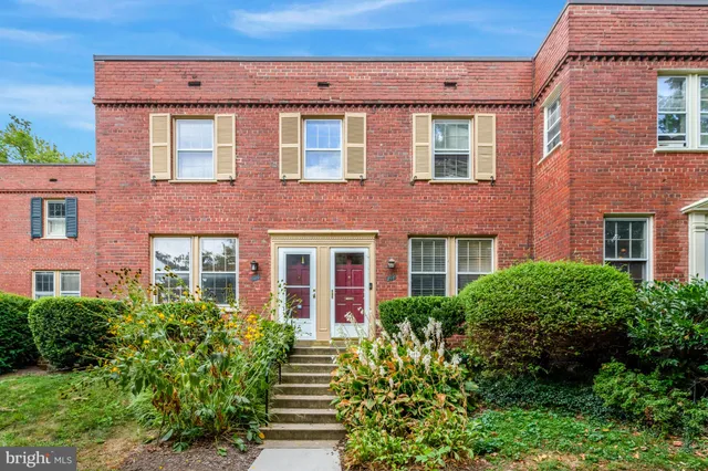 $335,000 | 1500 South Barton Street, Unit 595, Arlington, VA 22204