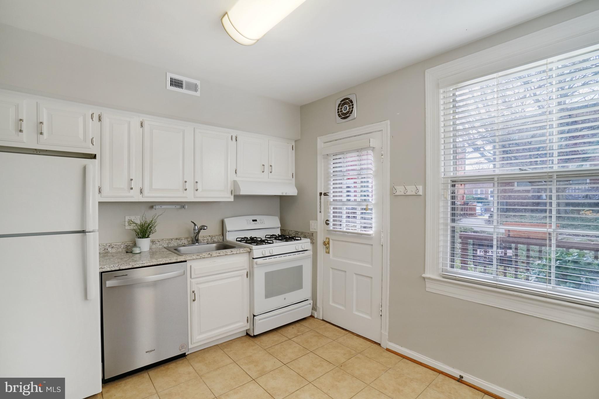1500 South Barton Street, Unit 595 Arlington, VA 22204 - Photo 13 of 30
