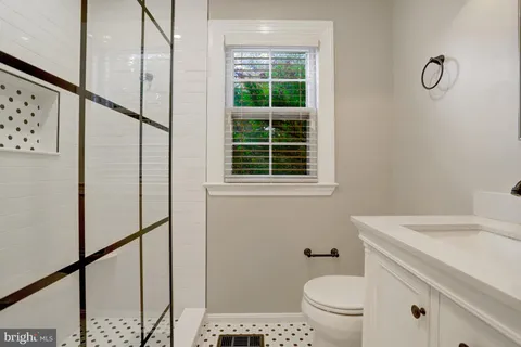 $335,000 | 1500 South Barton Street, Unit 595, Arlington, VA 22204