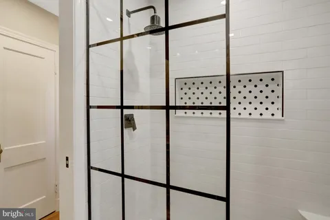 $335,000 | 1500 South Barton Street, Unit 595, Arlington, VA 22204