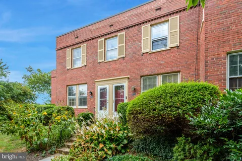 $335,000 | 1500 South Barton Street, Unit 595, Arlington, VA 22204