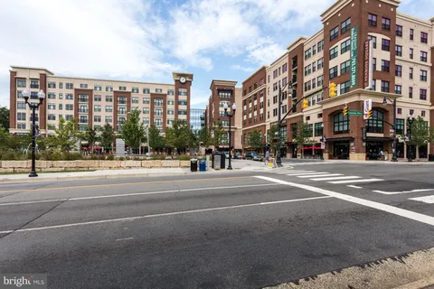 $335,000 | 1500 South Barton Street, Unit 595, Arlington, VA 22204