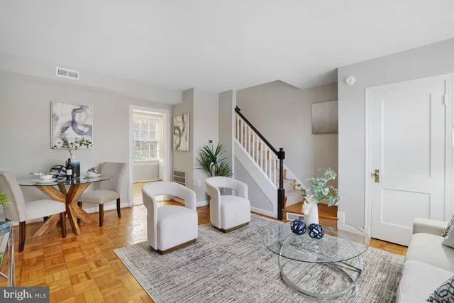 $335,000 | 1500 South Barton Street, Unit 595, Arlington, VA 22204