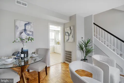 $335,000 | 1500 South Barton Street, Unit 595, Arlington, VA 22204