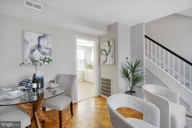 $335,000 | 1500 South Barton Street, Unit 595, Arlington, VA 22204