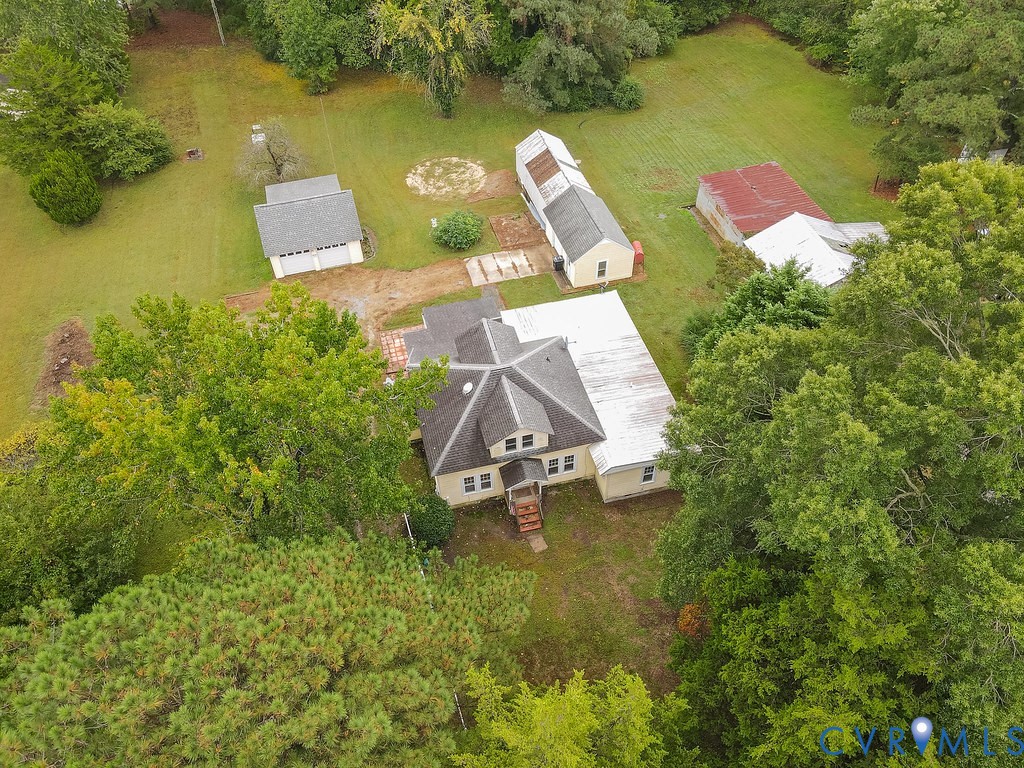 1881 Fairport Road Reedville, VA 22539 - Photo 23 of 54 Expansive property featuring a central residence,