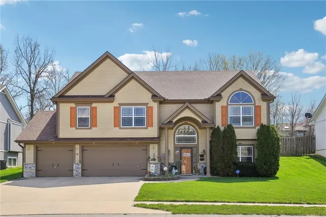 $419,900 | 205 Double Tree Lane, Smithville, MO 64089