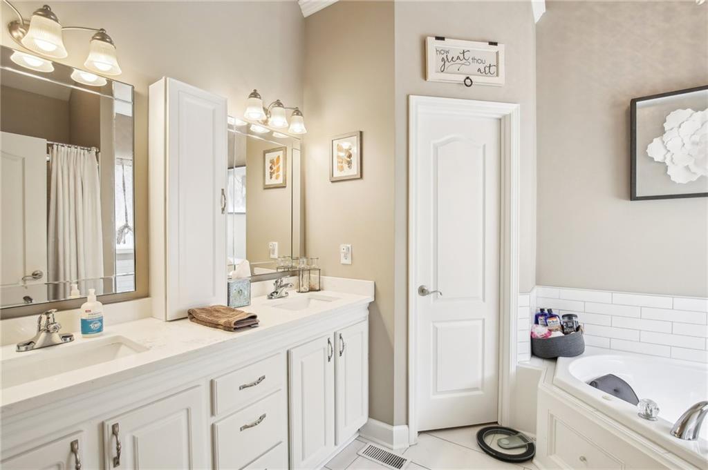 205 Double Tree Lane Smithville, MO 64089 - Photo 22 of 41